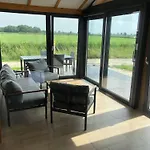 G15 Haus Mit Whirlwanne Direkt An Der Nordseekues By Interhome